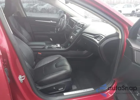 2020 Ford Fusion Plug-In Hybrid Titanium from USA, damaged, VIN 3FA6P0SU3LR233435